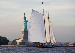 Manhattan Yacht Charters: America 2.0