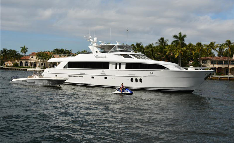 AVANTI, 75' Hatteras Luxury Motor Yacht Charter